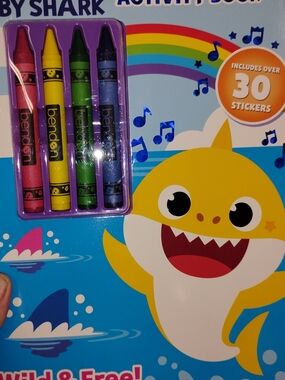 Baby Shark Activity Set with Crayons